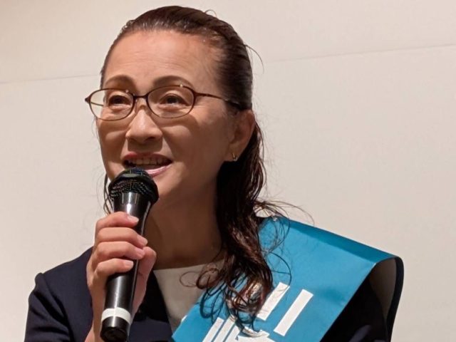 のずえ明美さんと市政を変えようとつどいがあちこちで